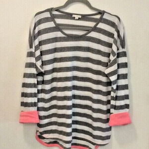 GAP LADIES Gray/White STRIPED BLOUSE SHIRT TOP Sz L 52% Poly 35% Cotton 13%***